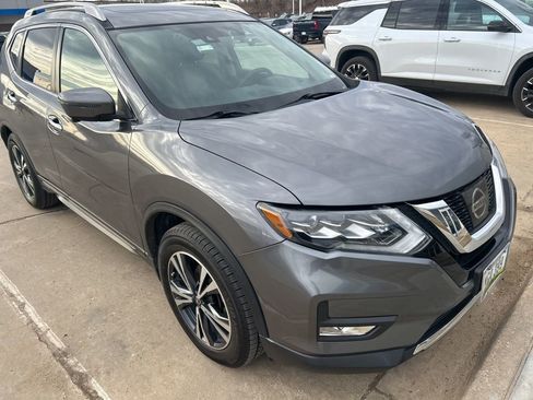 Used 2017 Nissan Rogue SL w/ SL Premium Package image 5
