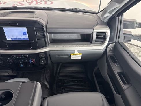 New 2026 Ford F250 XL w/ XL Chrome Package image 13