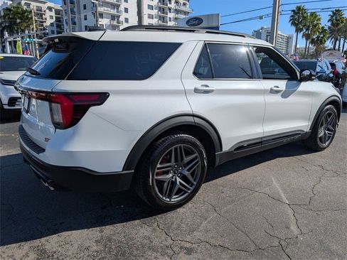 Used 2025 Ford Explorer ST image 17