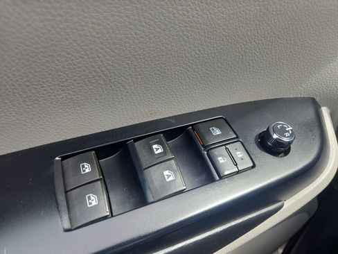 Used 2018 Toyota Highlander XLE AWD/4WD image 23