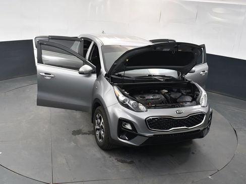 Used 2022 Kia Sportage LX image 18