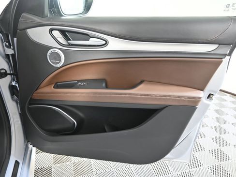 Used 2021 Alfa Romeo Stelvio Ti Sport image 12