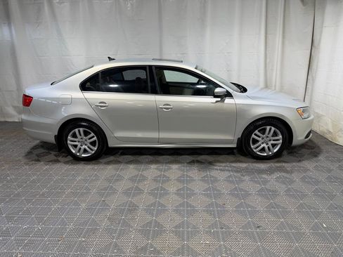 Used 2012 Volkswagen Jetta TDI FWD image 9