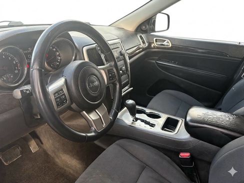 Used 2013 Jeep Grand Cherokee Laredo w/ Laredo E Group image 11