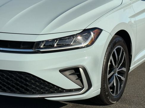 Used 2025 Volkswagen Jetta SE image 10