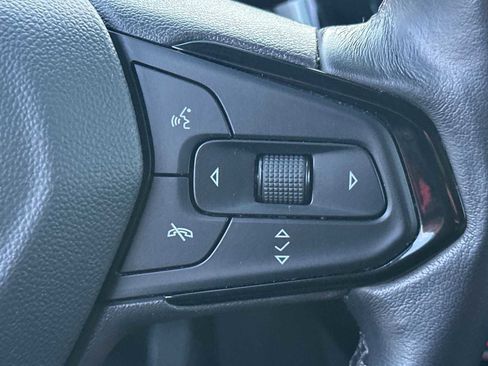 Used 2022 Chevrolet Bolt EUV LT w/ Convenience Package image 31