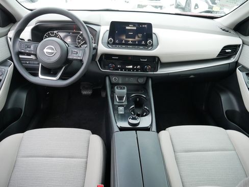 Certified 2023 Nissan Rogue SV image 10