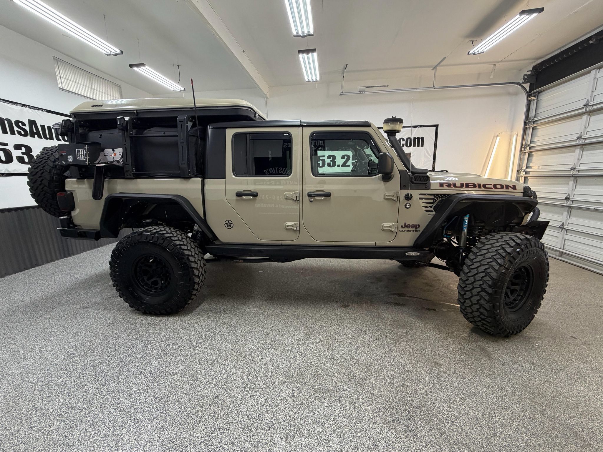 Used 2020 Jeep Gladiator Rubicon AWD/4WD image 2