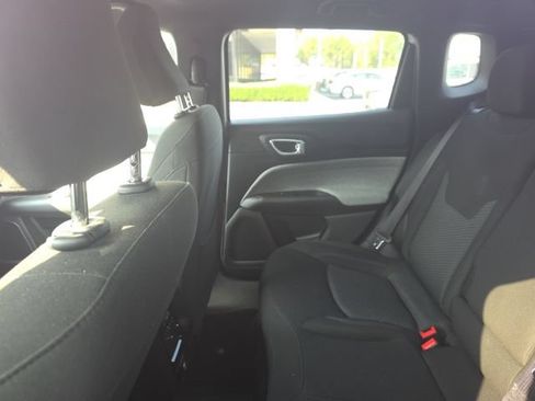 Used 2023 Jeep Compass Sport AWD/4WD image 13