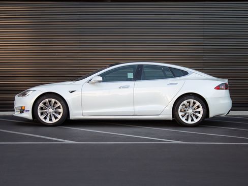 Used 2018 Tesla Model S 100D AWD/4WD image 2