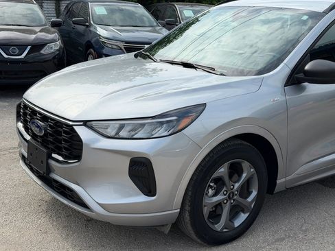 Used 2024 Ford Escape ST-Line w/ Tech Pack #1 FWD image 2