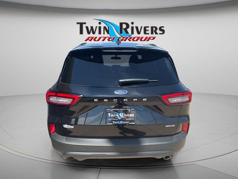 Used 2025 Ford Escape ST-Line Select AWD/4WD image 3