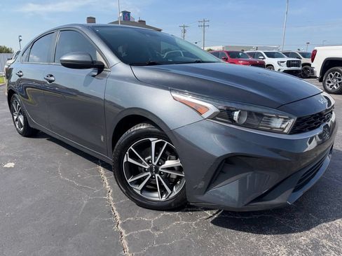 Used 2022 Kia Forte LXS FWD image 2
