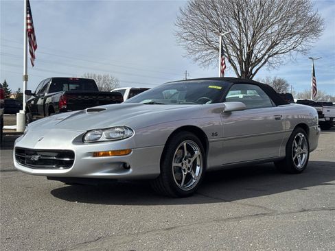 Used 2002 Chevrolet Camaro Z28 w/ SS Performance/Appearance Pkg RWD image 3