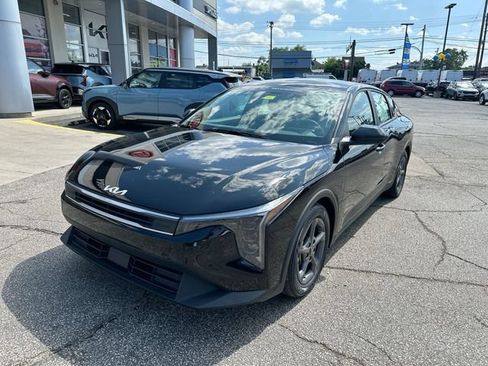 Certified 2025 Kia K4 FWD image 11