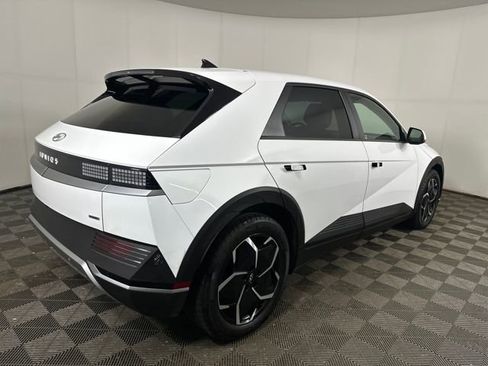 Used 2023 Hyundai Ioniq 5 SE image 3