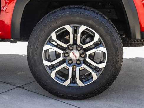 Used 2024 GMC Canyon AT4 w/ Canyon Safety Plus Package AWD/4WD image 10