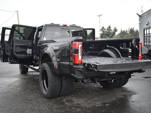 Used 2025 Ford F450 Platinum w/ Camper Package image 34