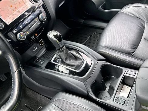 Used 2022 Nissan Rogue Sport SL FWD image 14