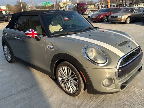 Used 2019 MINI Cooper S w/ Signature Upholstery Package FWD image 3