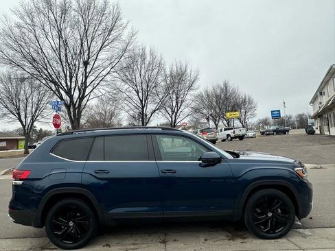 Used 2022 Volkswagen Atlas SE image 4