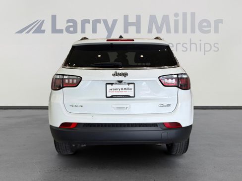 Used 2024 Jeep Compass Latitude AWD/4WD image 4