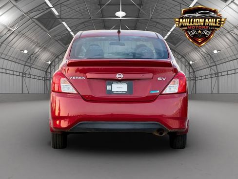 Used 2015 Nissan Versa SV FWD image 4