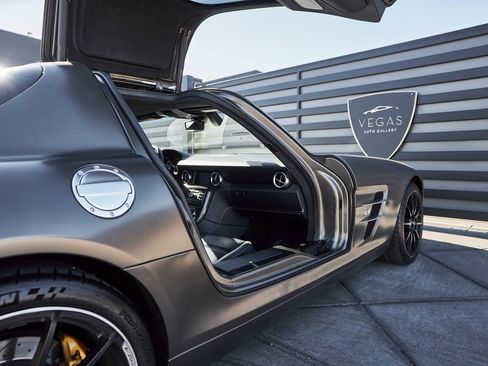 Used 2012 Mercedes-Benz SLS AMG Coupe image 32