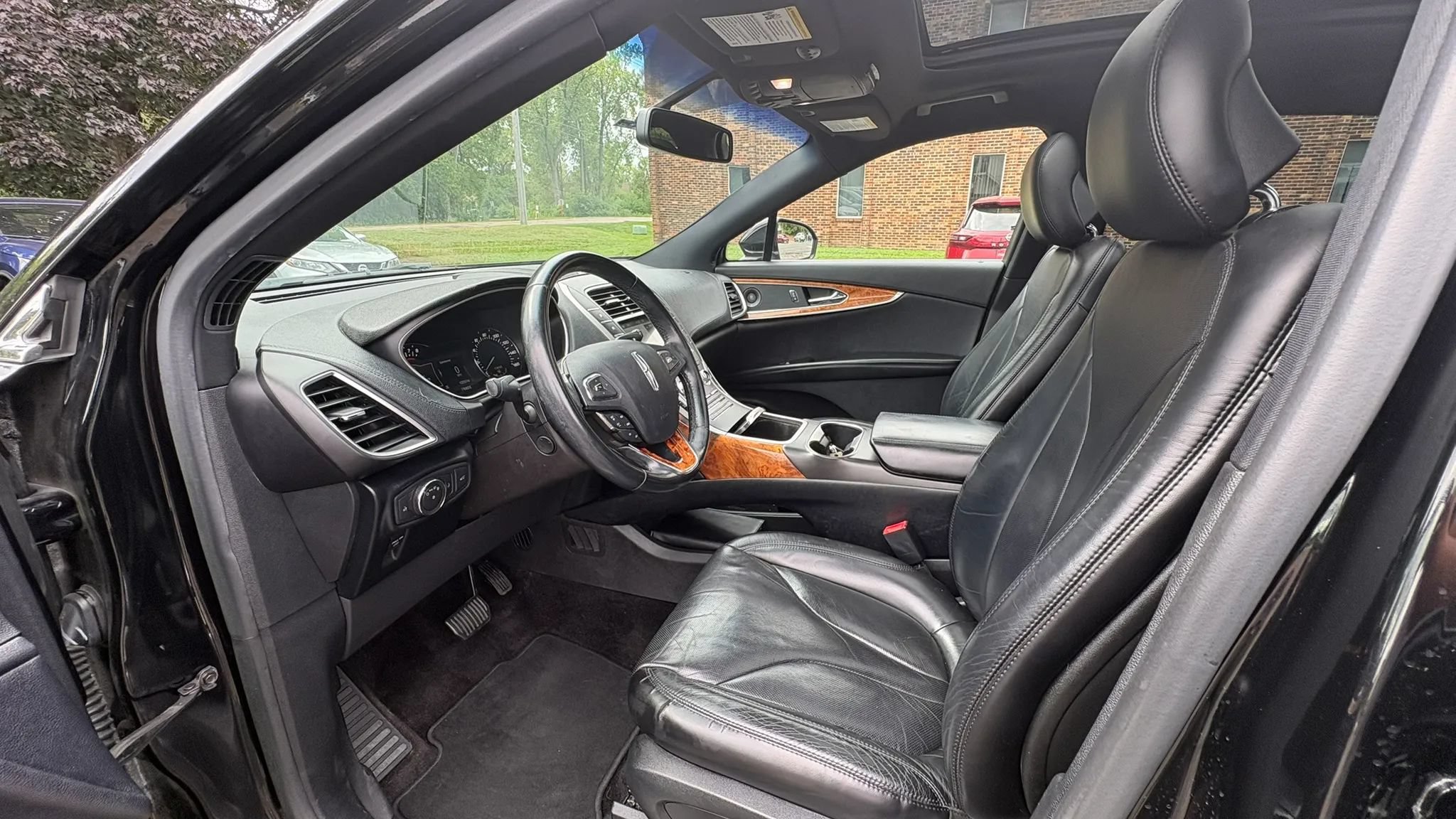 Used 2017 Lincoln MKX Reserve AWD/4WD image 21