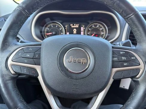 Used 2014 Jeep Cherokee Latitude w/ Cold Weather Group FWD image 16