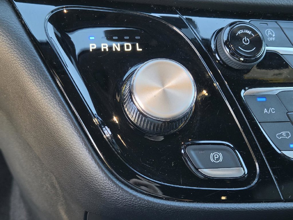 Used 2025 Chrysler Pacifica Select FWD image 32
