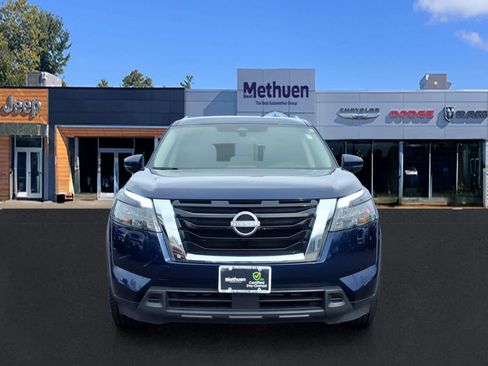 Used 2024 Nissan Pathfinder SV AWD/4WD image 8