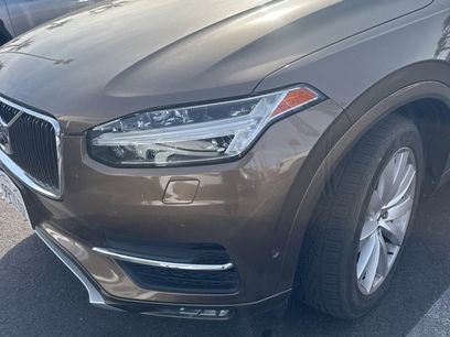 Used 2017 Volvo XC90 T6 Momentum w/ Vision Package