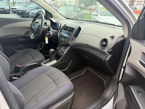 Used 2013 Chevrolet Sonic LT FWD image 10