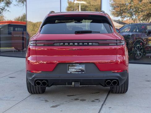 Used 2024 Porsche Cayenne S image 10