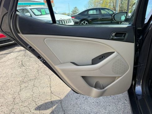 Used 2015 Kia Optima LX FWD image 11