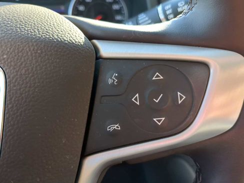 Used 2023 GMC Acadia SLT w/ Preferred Package image 17