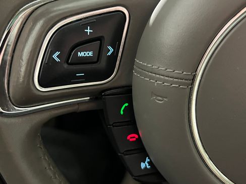 Used 2015 Jaguar XJ L Portfolio image 16