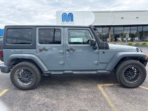 Used 2015 Jeep Wrangler Unlimited Rubicon w/ Dual Top Group AWD/4WD image 6