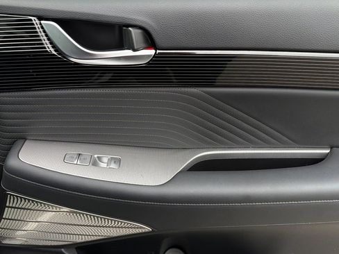 Used 2024 Hyundai Palisade Calligraphy image 21