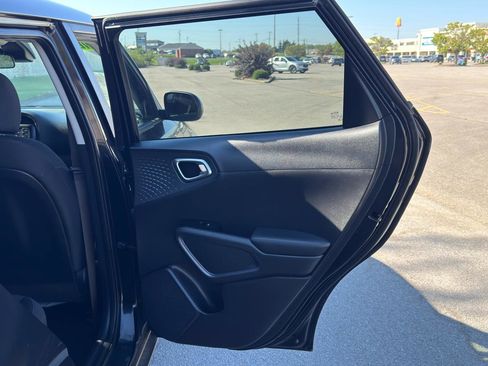 Used 2020 Kia Soul S FWD image 32