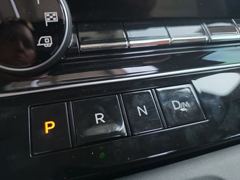 Used 2025 Nissan Armada Platinum w/ Convenience Package RWD image 20
