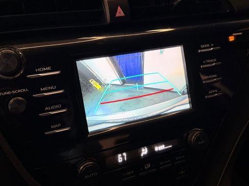 Used 2019 Toyota Camry SE FWD image 13