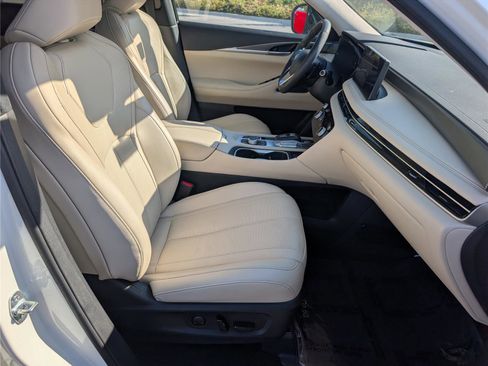 Used 2023 INFINITI QX60 Luxe w/ Cargo Package AWD/4WD image 11
