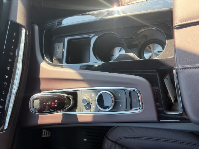 Used 2024 Cadillac Escalade ESV V w/ LPO, ONYX Package AWD/4WD image 23