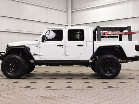 Used 2024 Jeep Gladiator Sport AWD/4WD image 4