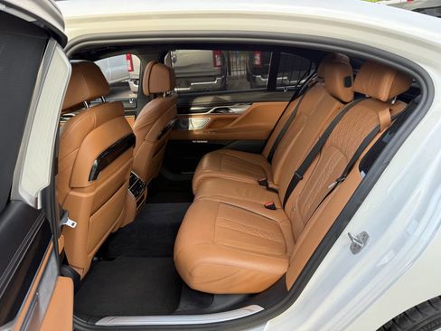 Used 2018 BMW M760i xDrive AWD/4WD image 13