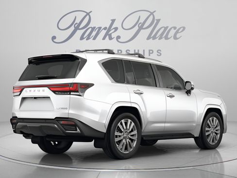 Used 2023 Lexus LX 600 F Sport w/ Accessory Package (Z1) AWD/4WD image 3