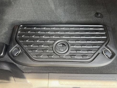 Used 2023 RAM 1500 Laramie AWD/4WD image 39