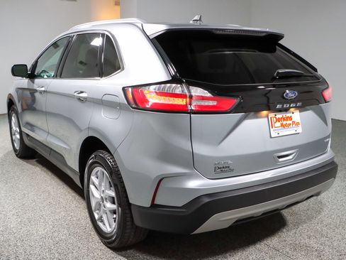 Used 2024 Ford Edge SEL w/ Convenience Package AWD/4WD image 9